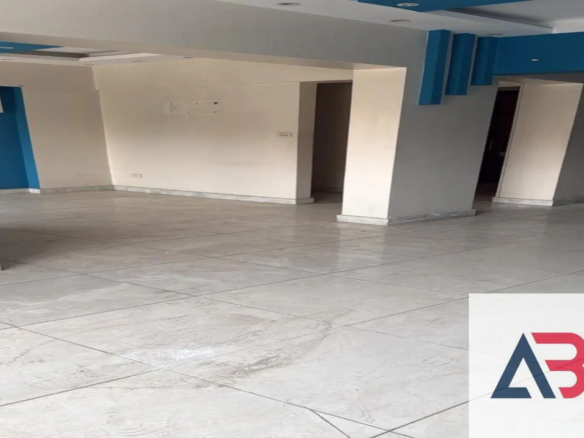 Apartment with a full view of the Autostrad Road and Makram Ebeid