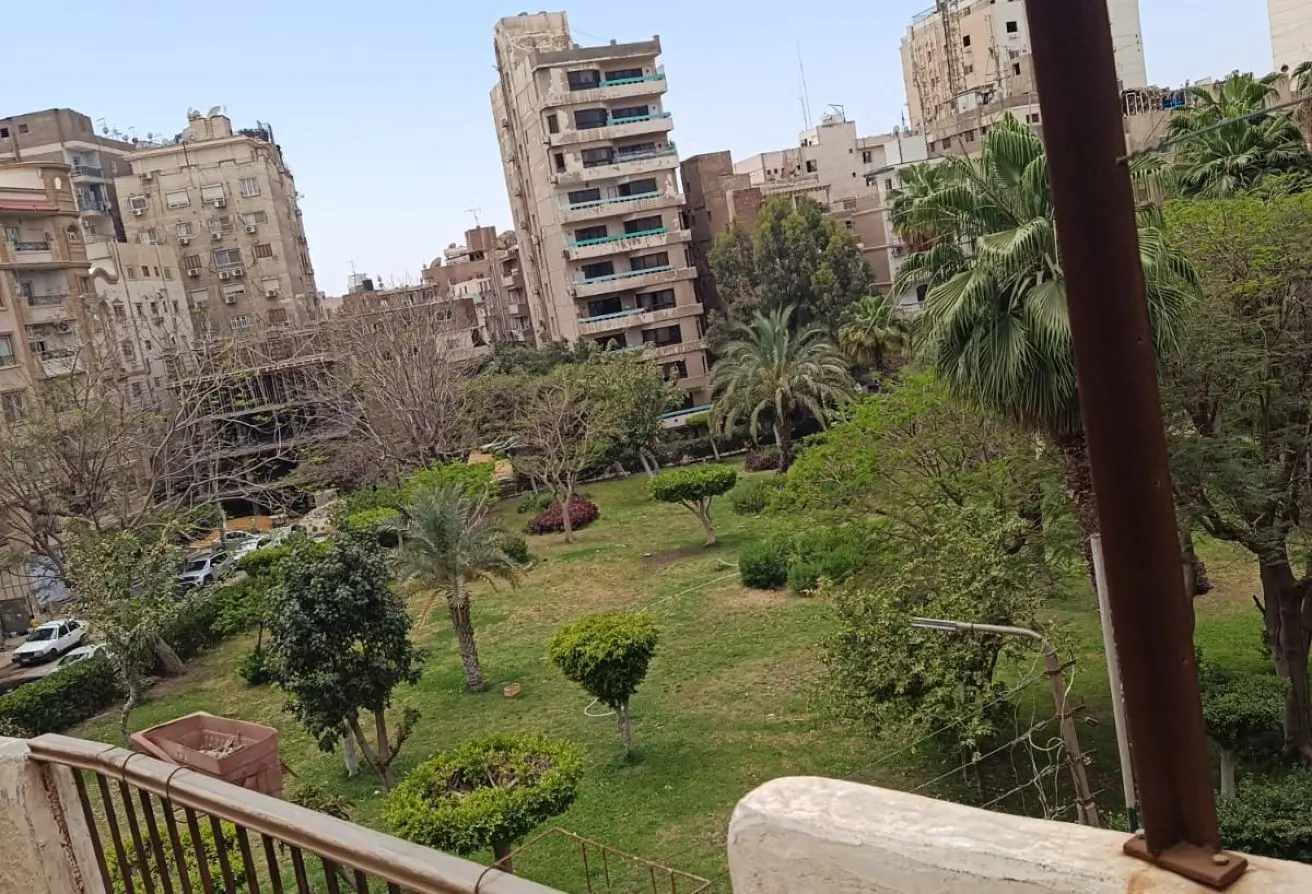 1 شقة ارض الجولف مصرالجديدة بالتكييفات فيو حديقةمكيف