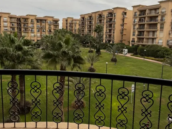Apartment 211m² with wide garden view for sale in Al Rehab 2