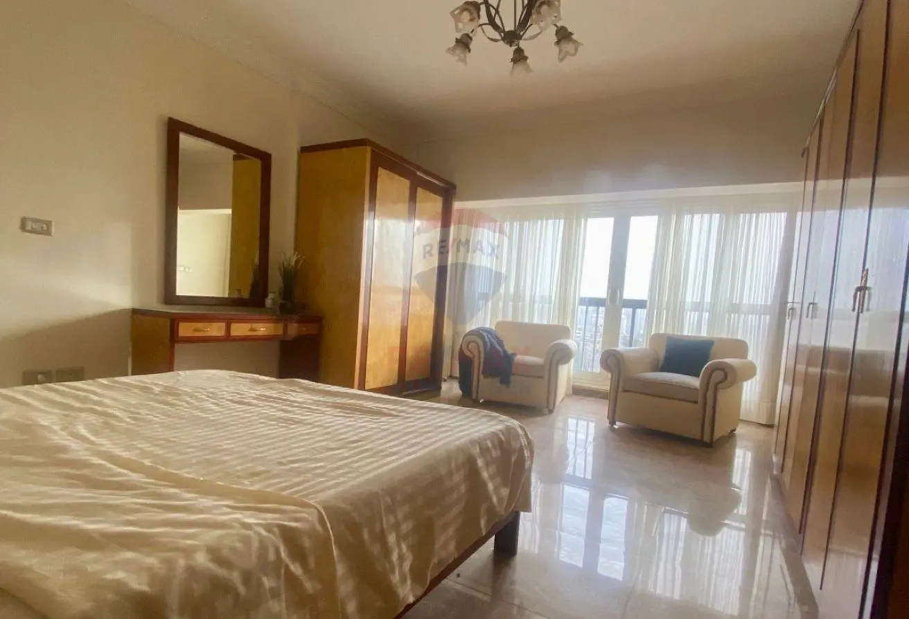 And every day with a panoramic view of the Nile