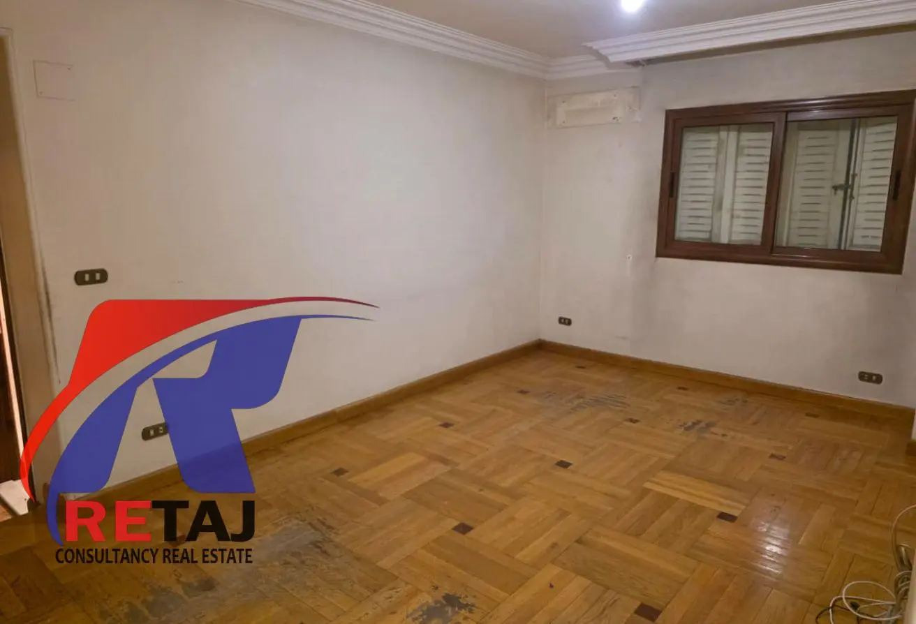 A distinctive apartment for sale, 300 meters, in the Golden Square between Abbas