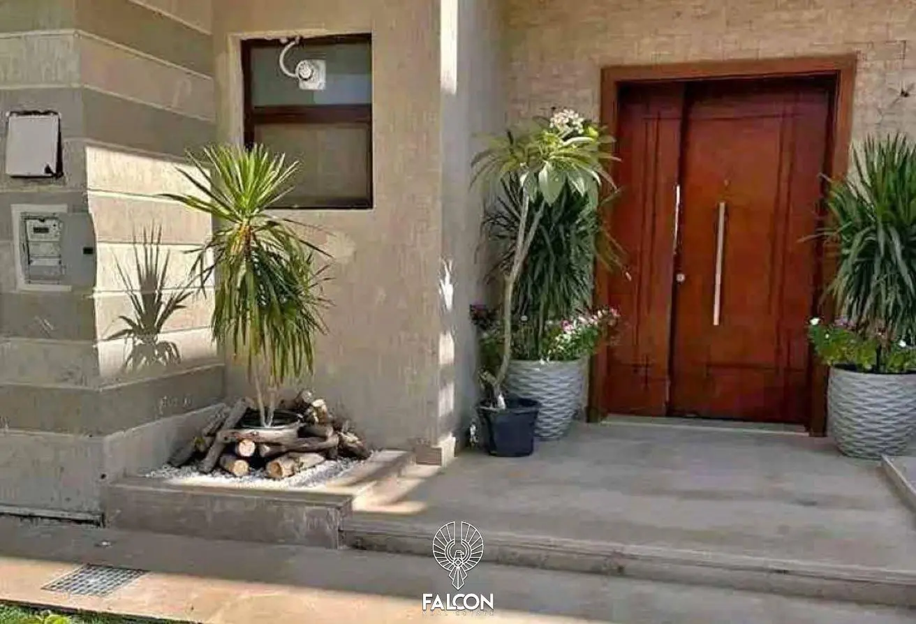 Luxury VIP villa (ground floor + first floor + roof) with a breathtaking view.