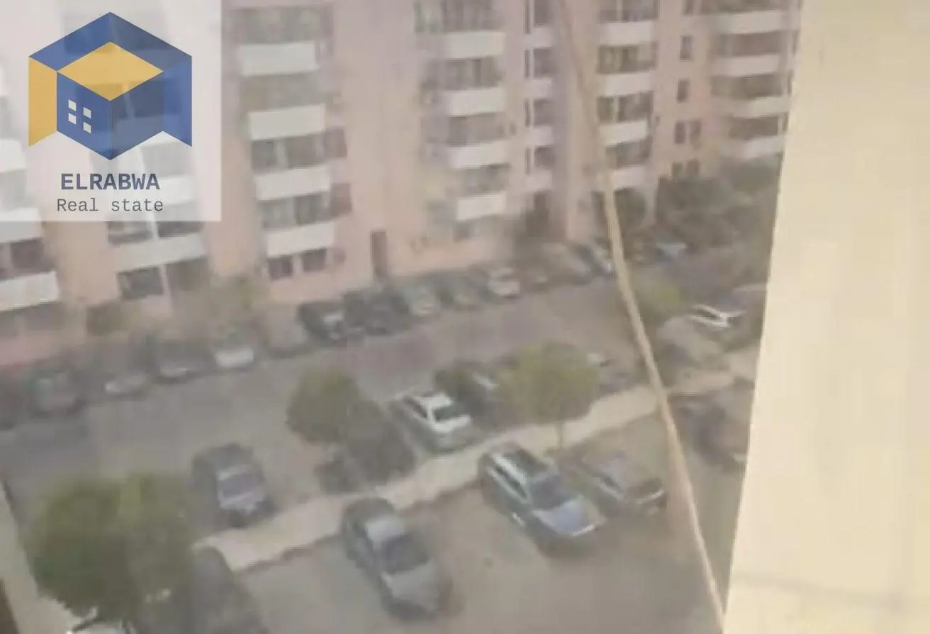 شقة 127 م للبيع رابع بأسنسير بجوار مول جيت واي