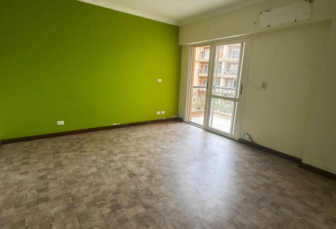 Apartment 211m² with wide garden view for sale in Al Rehab 2