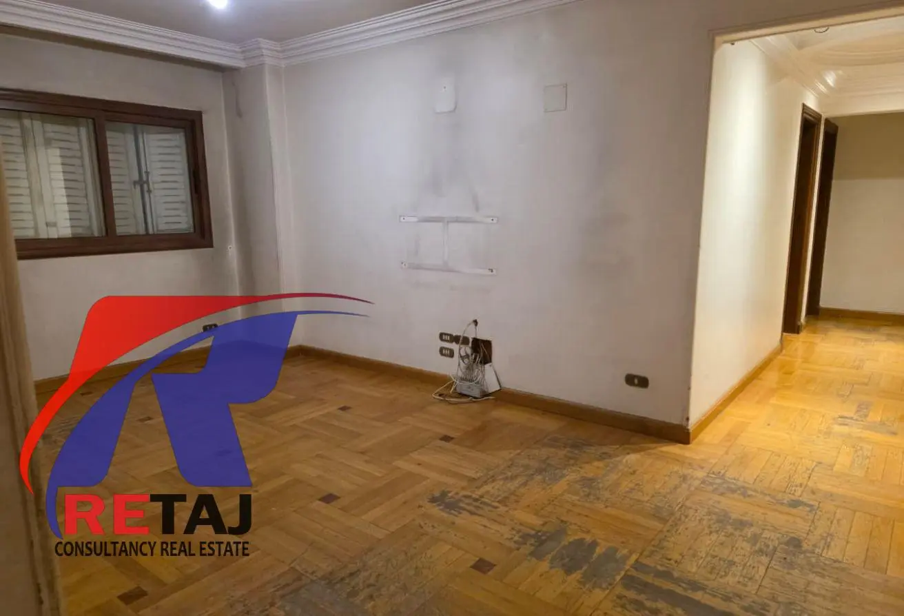 A distinctive apartment for sale, 300 meters, in the Golden Square between Abbas