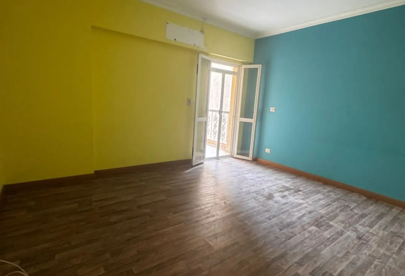 Apartment 211m² with wide garden view for sale in Al Rehab 2