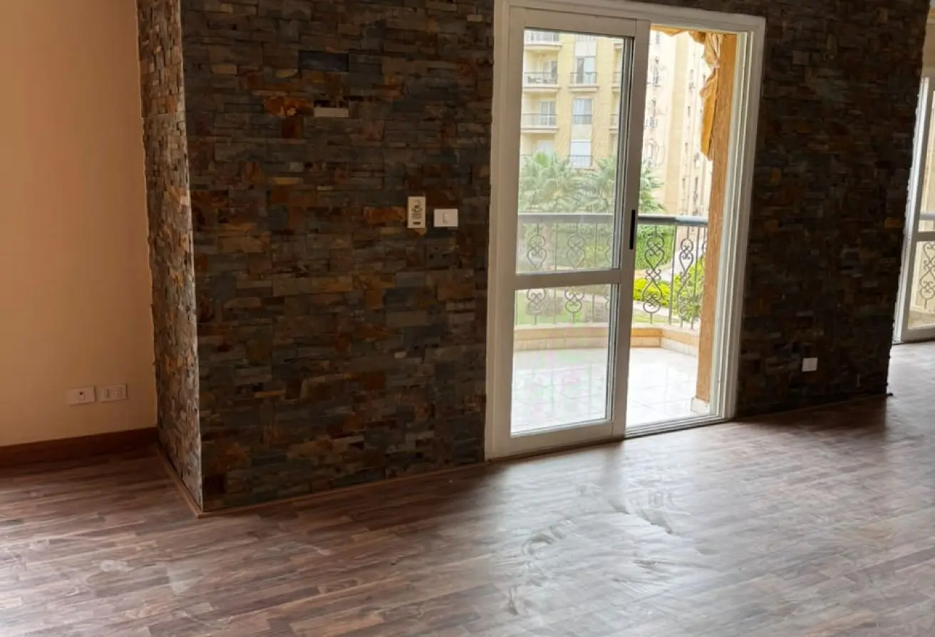Apartment 211m² with wide garden view for sale in Al Rehab 2