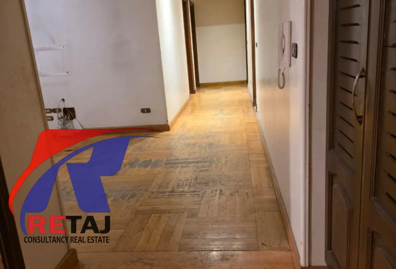 A distinctive apartment for sale, 300 meters, in the Golden Square between Abbas
