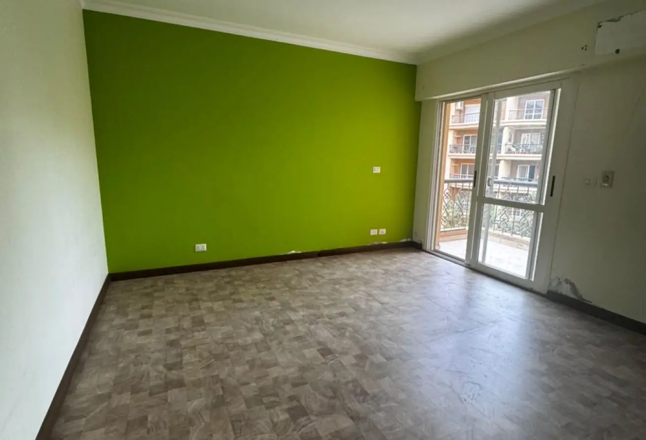 Apartment 211m² with wide garden view for sale in Al Rehab 2