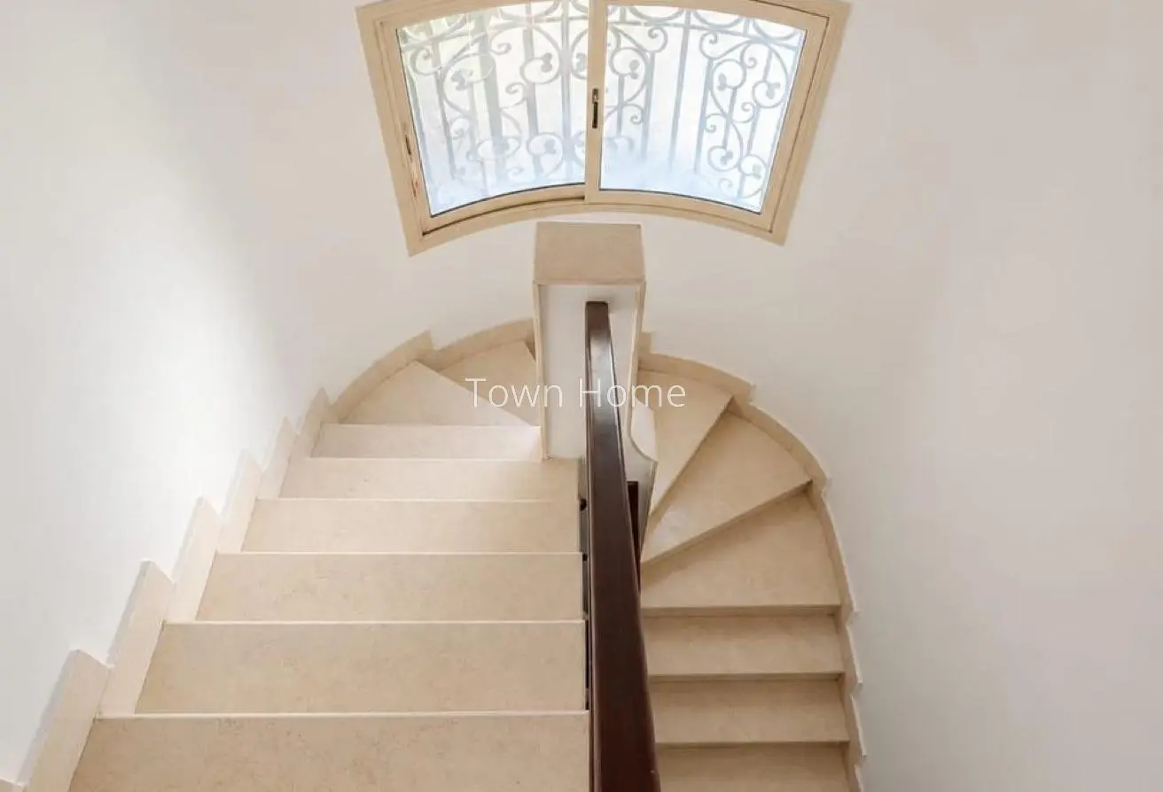 Distinctive duplex for rent in Acacia, opposite Al Rehab City