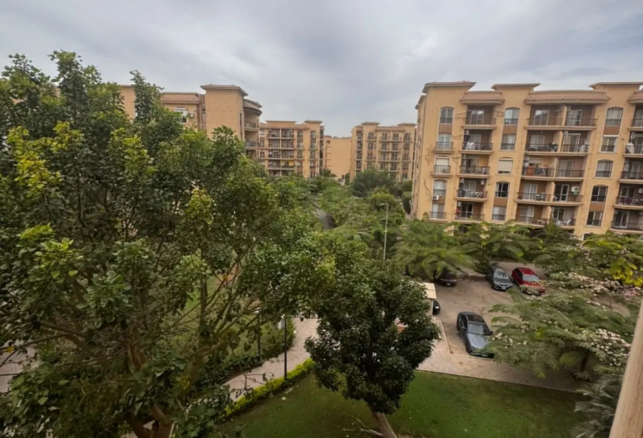 Apartment 211m² with wide garden view for sale in Al Rehab 2