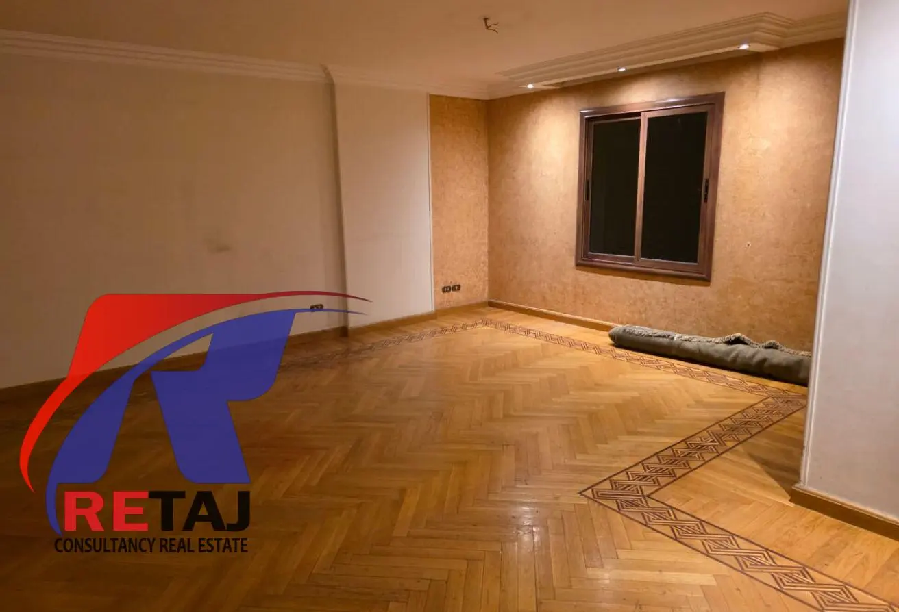 A distinctive apartment for sale, 300 meters, in the Golden Square between Abbas