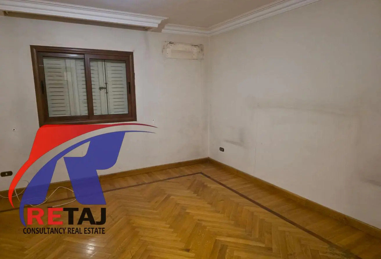 A distinctive apartment for sale, 300 meters, in the Golden Square between Abbas