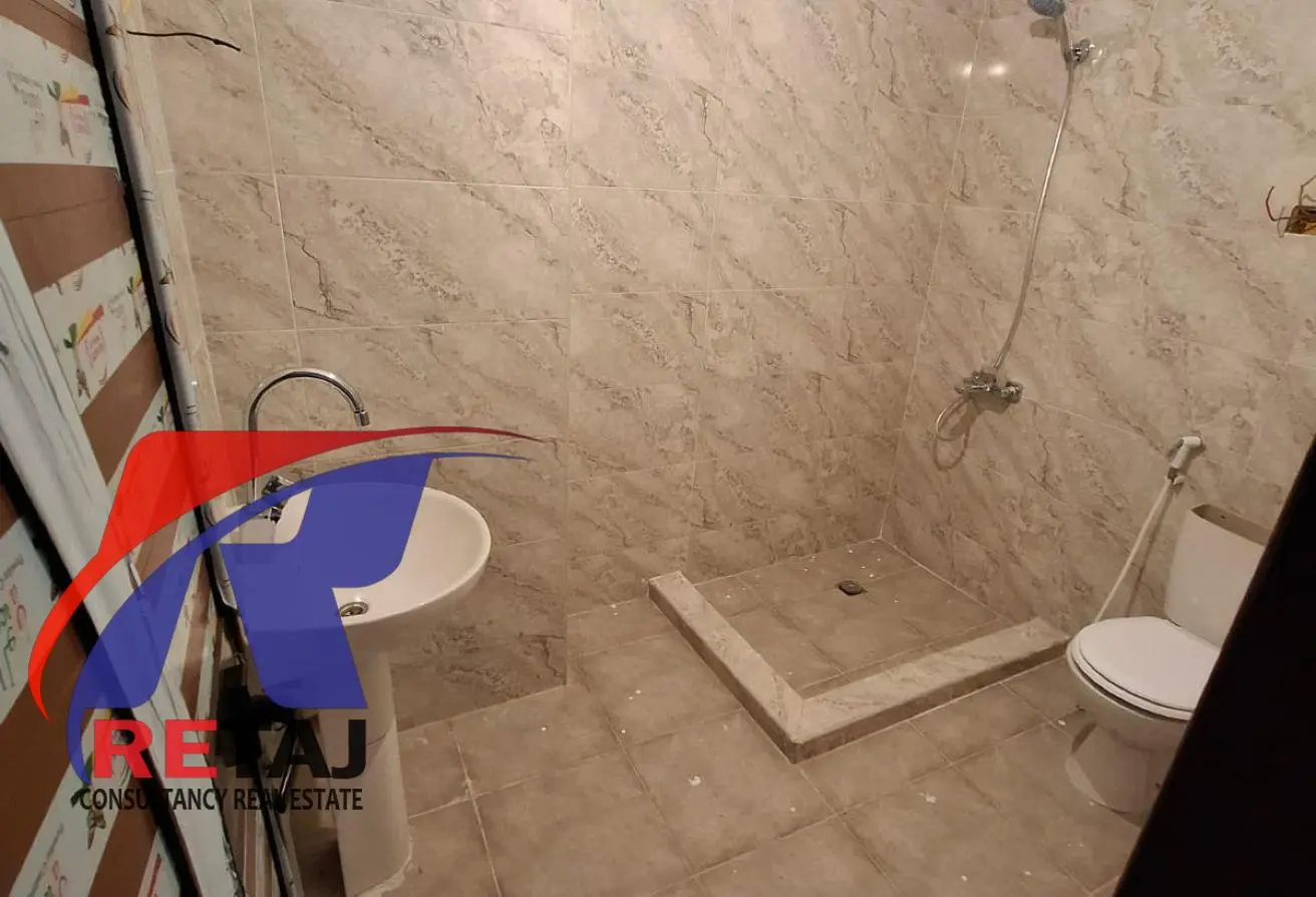 2 للشركات والسكن الراقي بالنحاس الرئيسي للايجار شقه