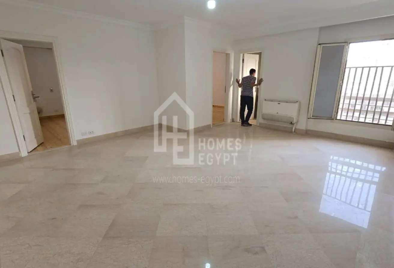 شقة واسعة جاهزة للسكن في جنوب الزمالك