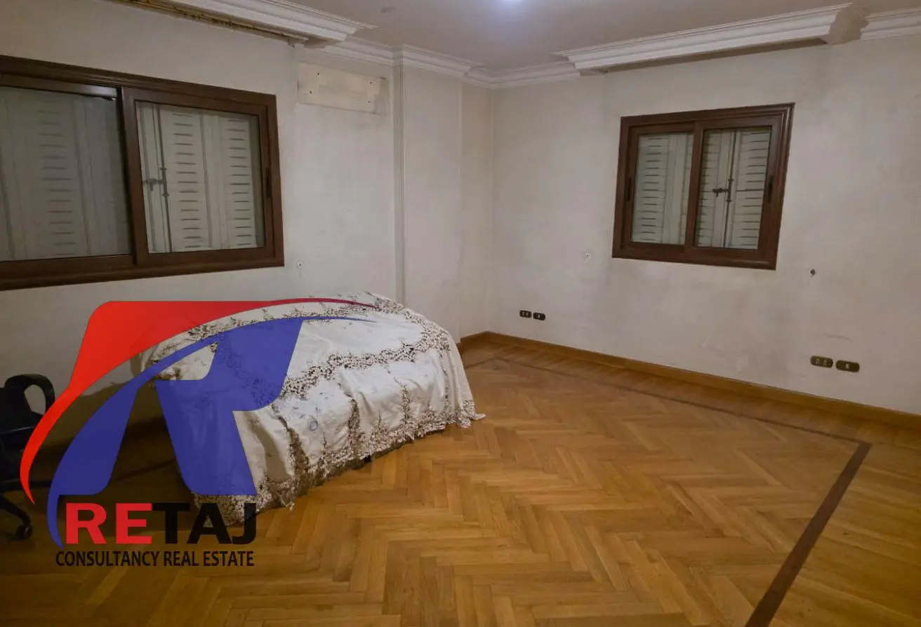 A distinctive apartment for sale, 300 meters, in the Golden Square between Abbas