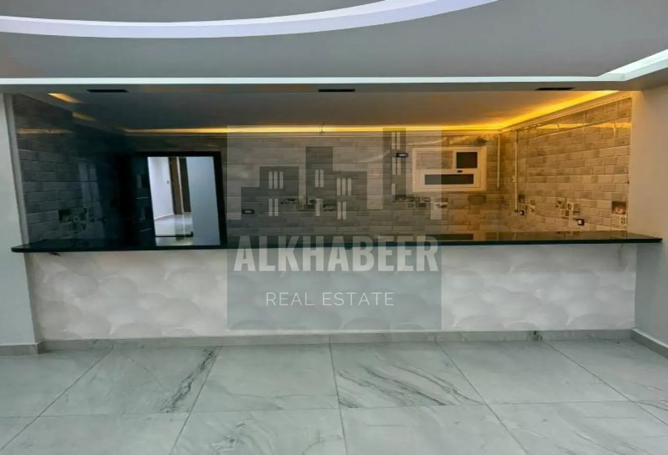 4 Luxury apartment, first occupancy, brand new finishing, in a modern tower suitable for all purposes.