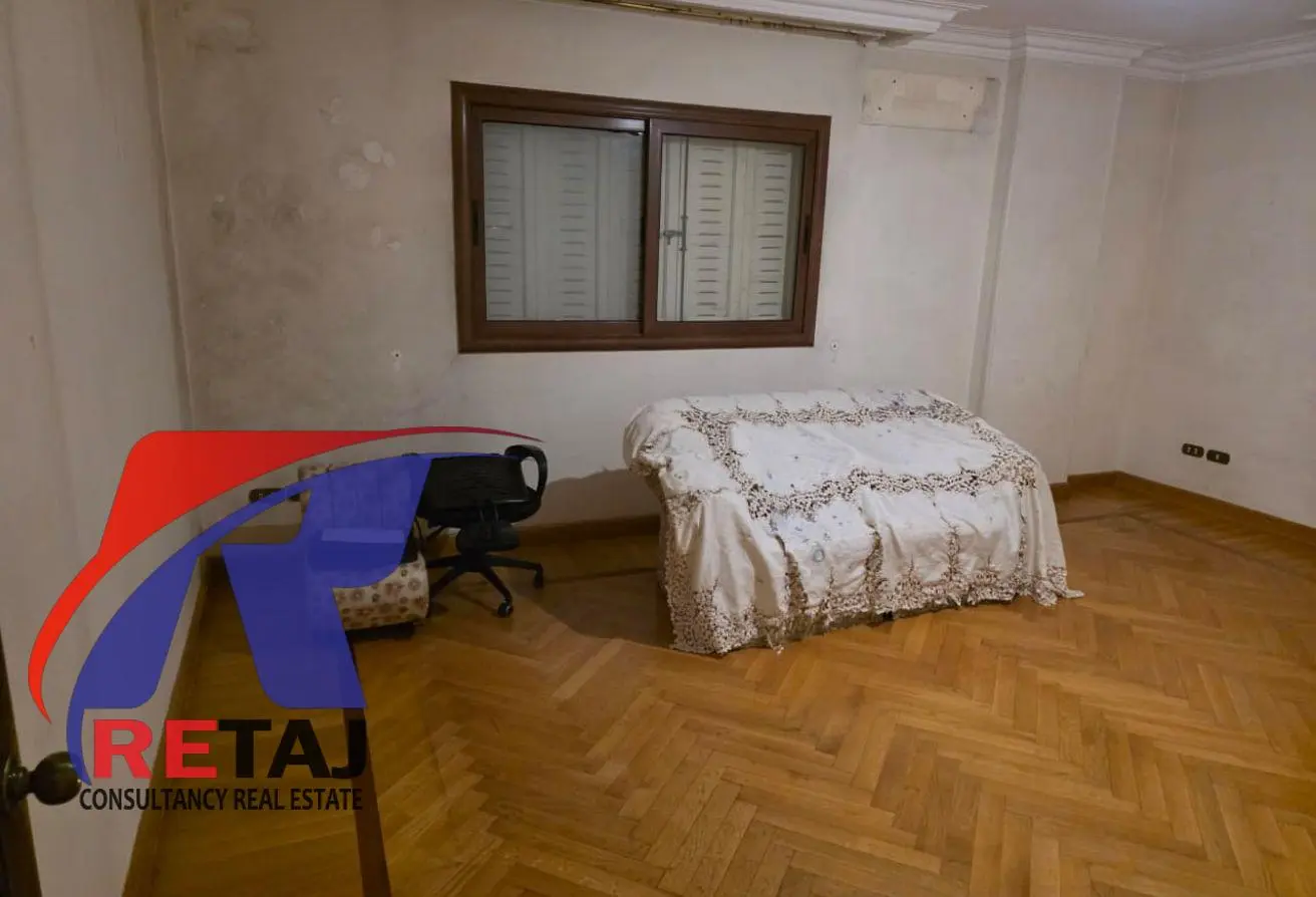 A distinctive apartment for sale, 300 meters, in the Golden Square between Abbas