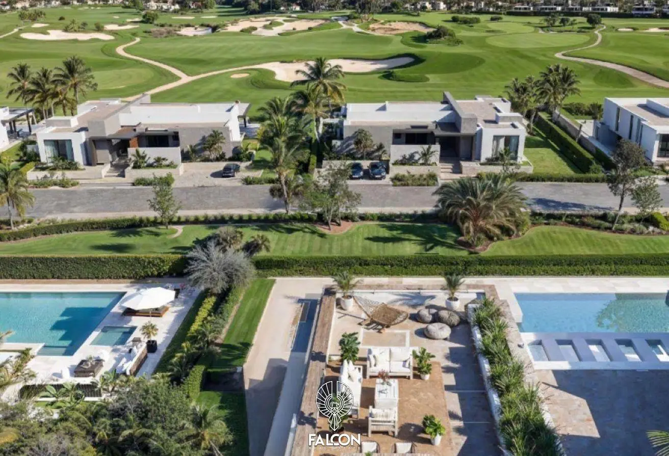 فيلا فخمه كالقصر 714متر بتقسيمه ذكيه فيو مفتوحGolf