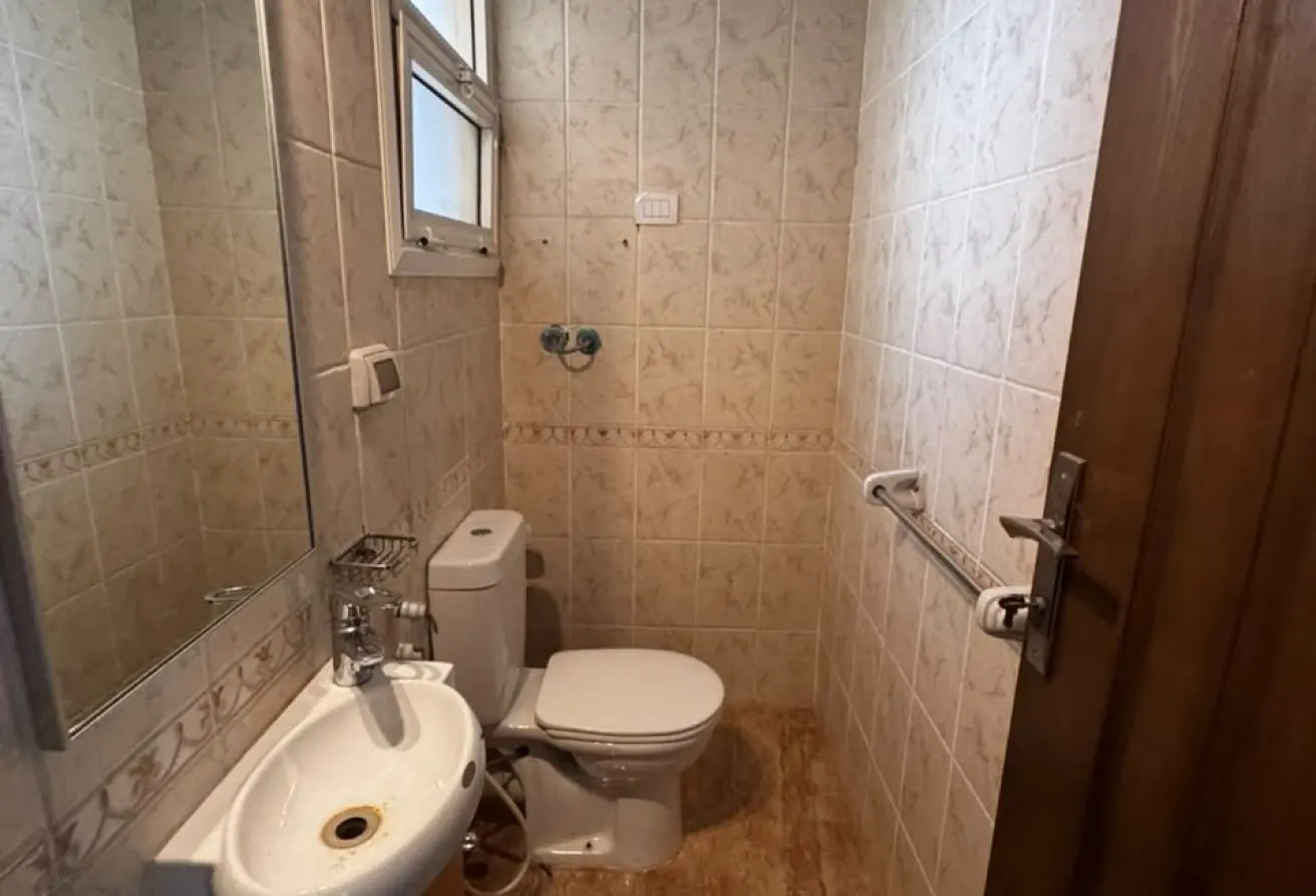Apartment 211m² with wide garden view for sale in Al Rehab 2