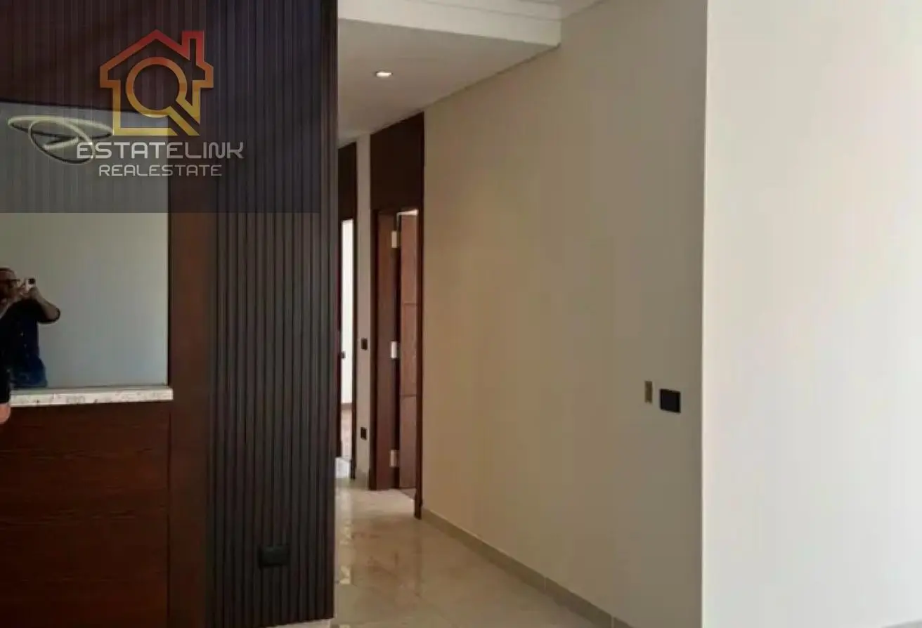 شقة للايجار في ذا ايكون ريزيدنس, كمبوندات التجمع الخامس تشطيبات حديثه / مطبخ بالاجهزه وتكيفات / سعر مميز