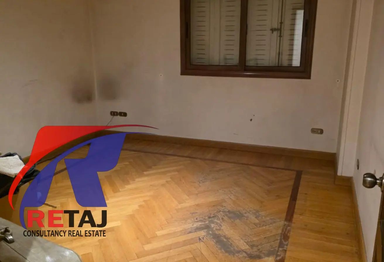 A distinctive apartment for sale, 300 meters, in the Golden Square between Abbas