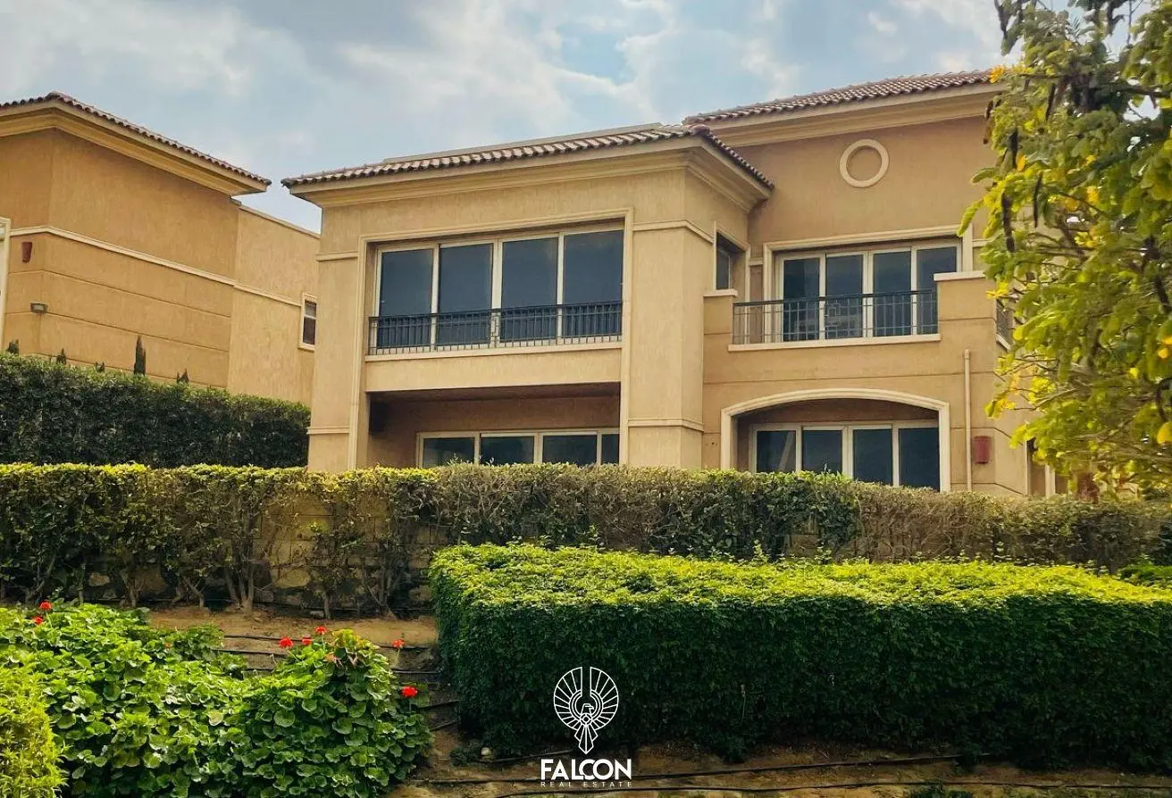 Luxury VIP villa (ground floor + first floor + roof) with a breathtaking view.