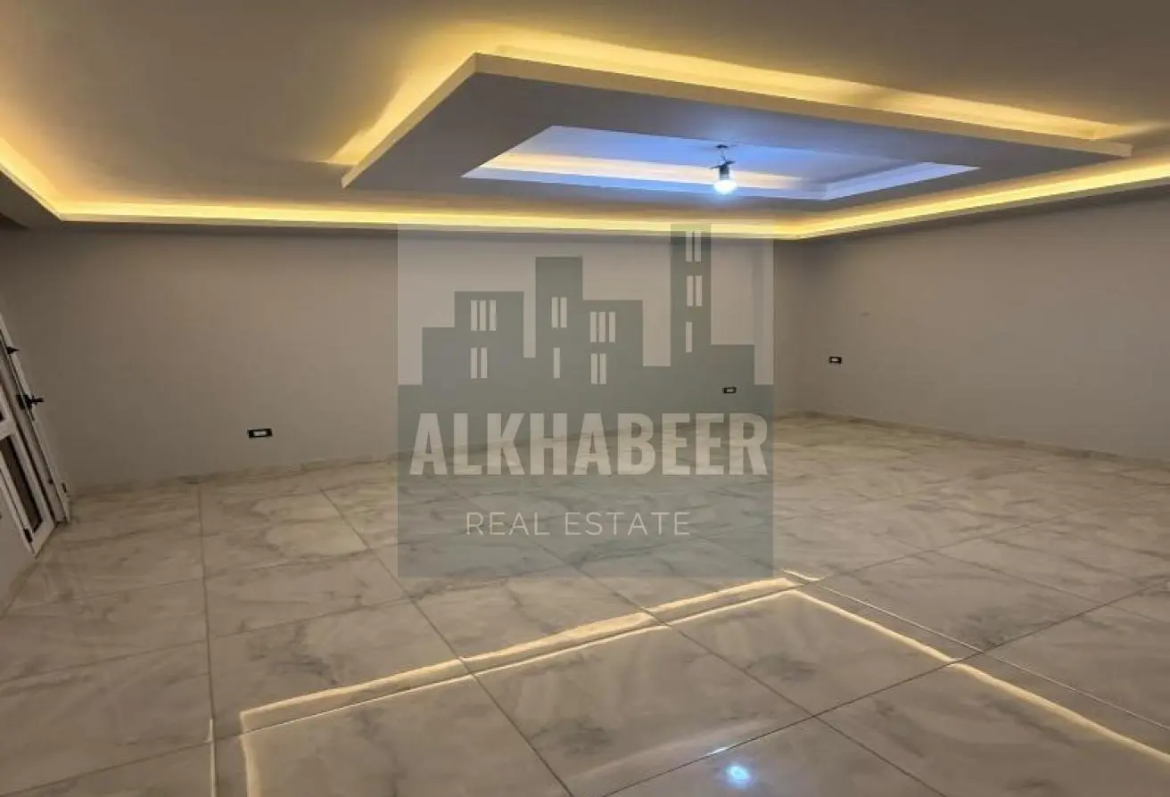 6 Luxury apartment, first occupancy, brand new finishing, in a modern tower suitable for all purposes.
