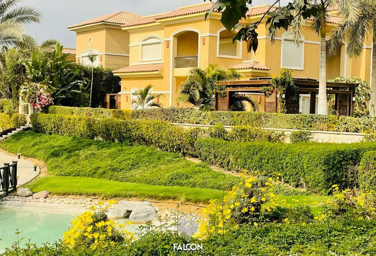 Luxury VIP villa (ground floor + first floor + roof) with a breathtaking view.