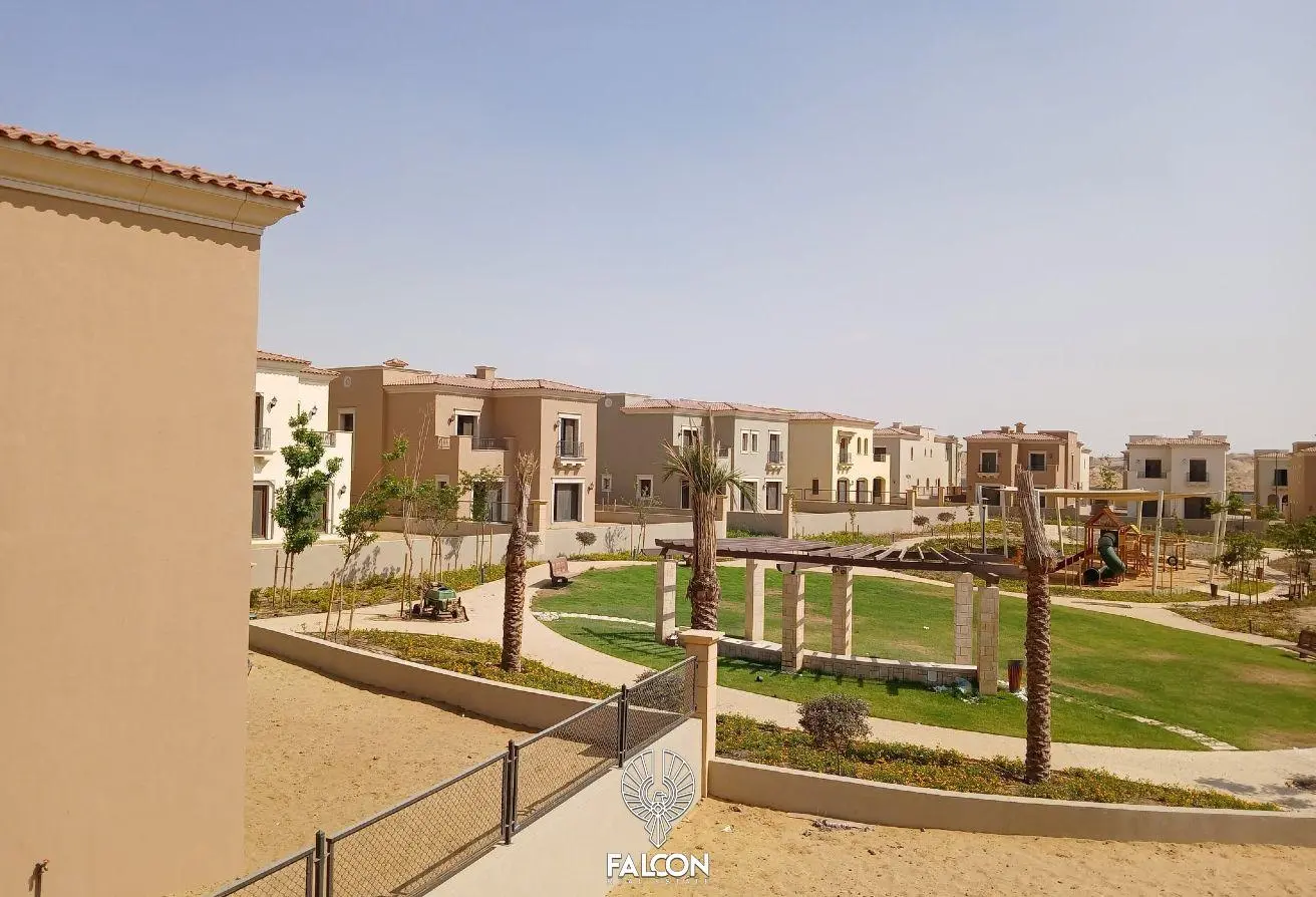 فيلا كورنر بخصوصيه كامله وفيو خرافي ع الجولف(423م)