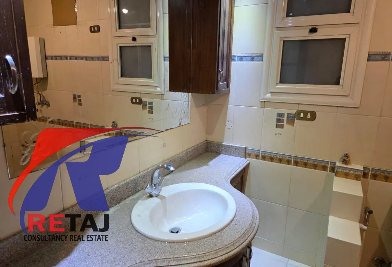 A distinctive apartment for sale, 300 meters, in the Golden Square between Abbas