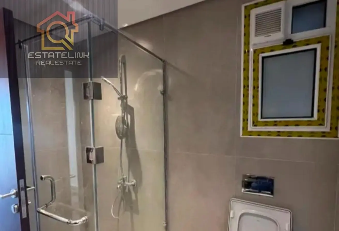 شقة للايجار في ذا ايكون ريزيدنس, كمبوندات التجمع الخامس تشطيبات حديثه / مطبخ بالاجهزه وتكيفات / سعر مميز