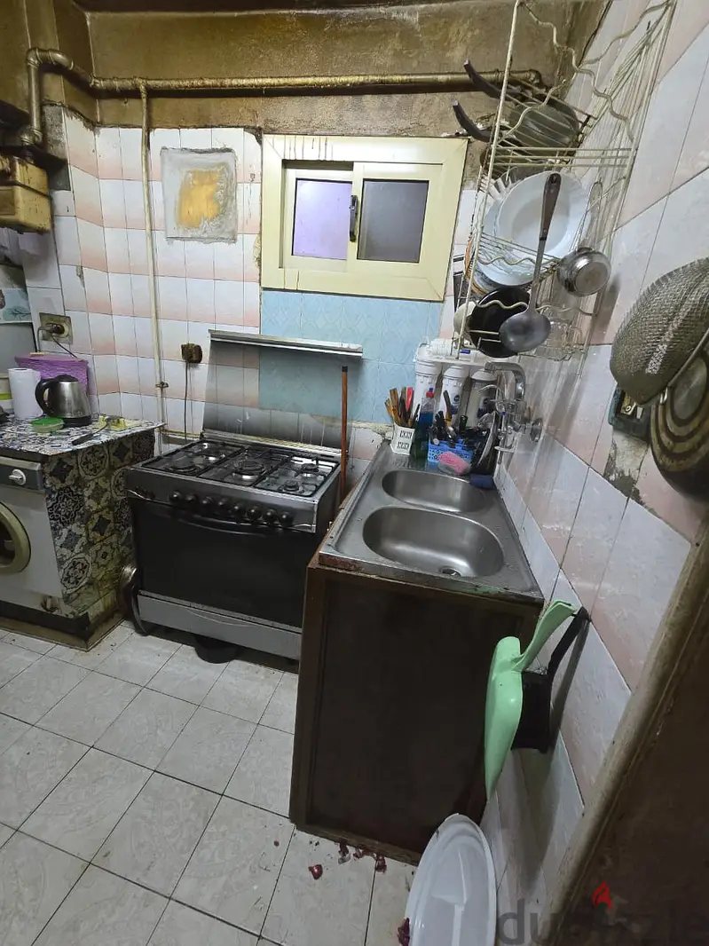 110m² apartment in a quiet neighborhood next to Saint Teresa metro station, directly from the owner