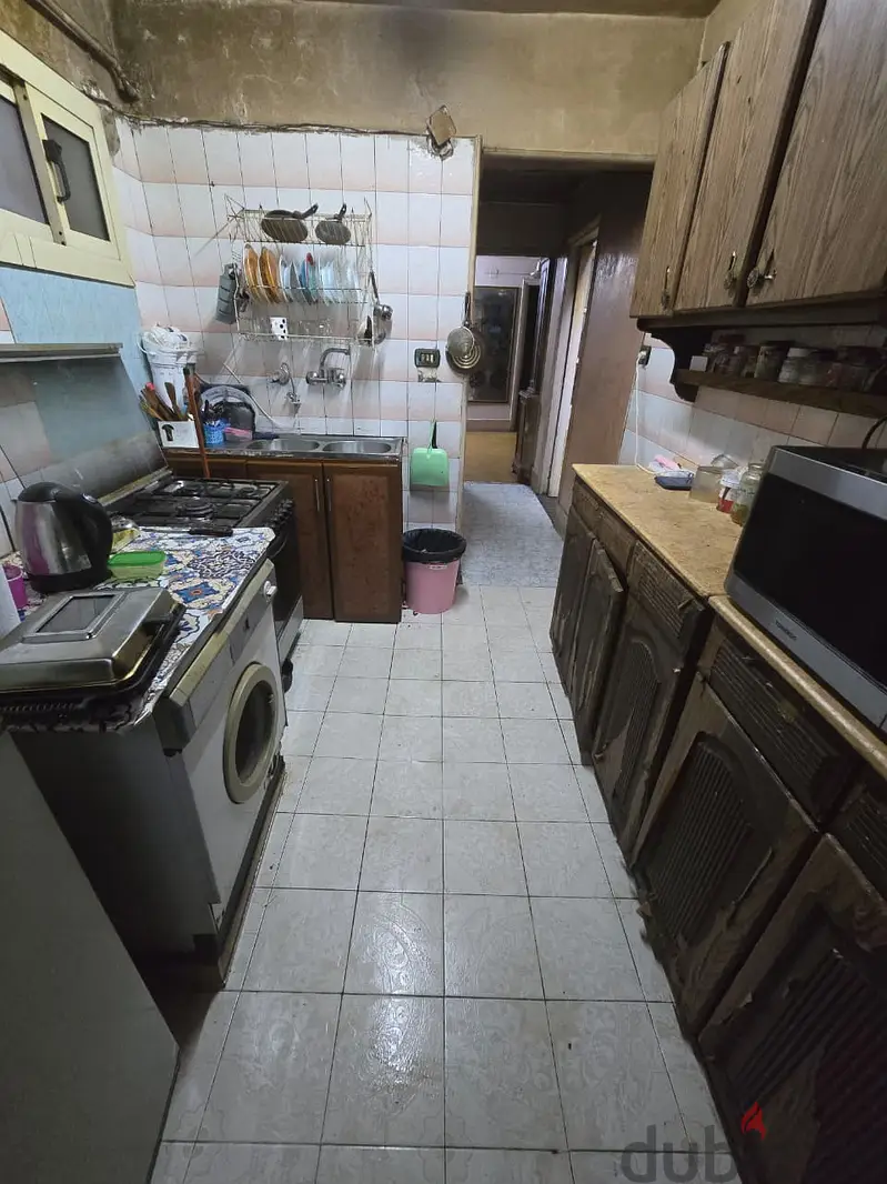 110m² apartment in a quiet neighborhood next to Saint Teresa metro station, directly from the owner